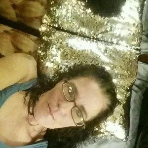 Meet your Posher, Adrienne